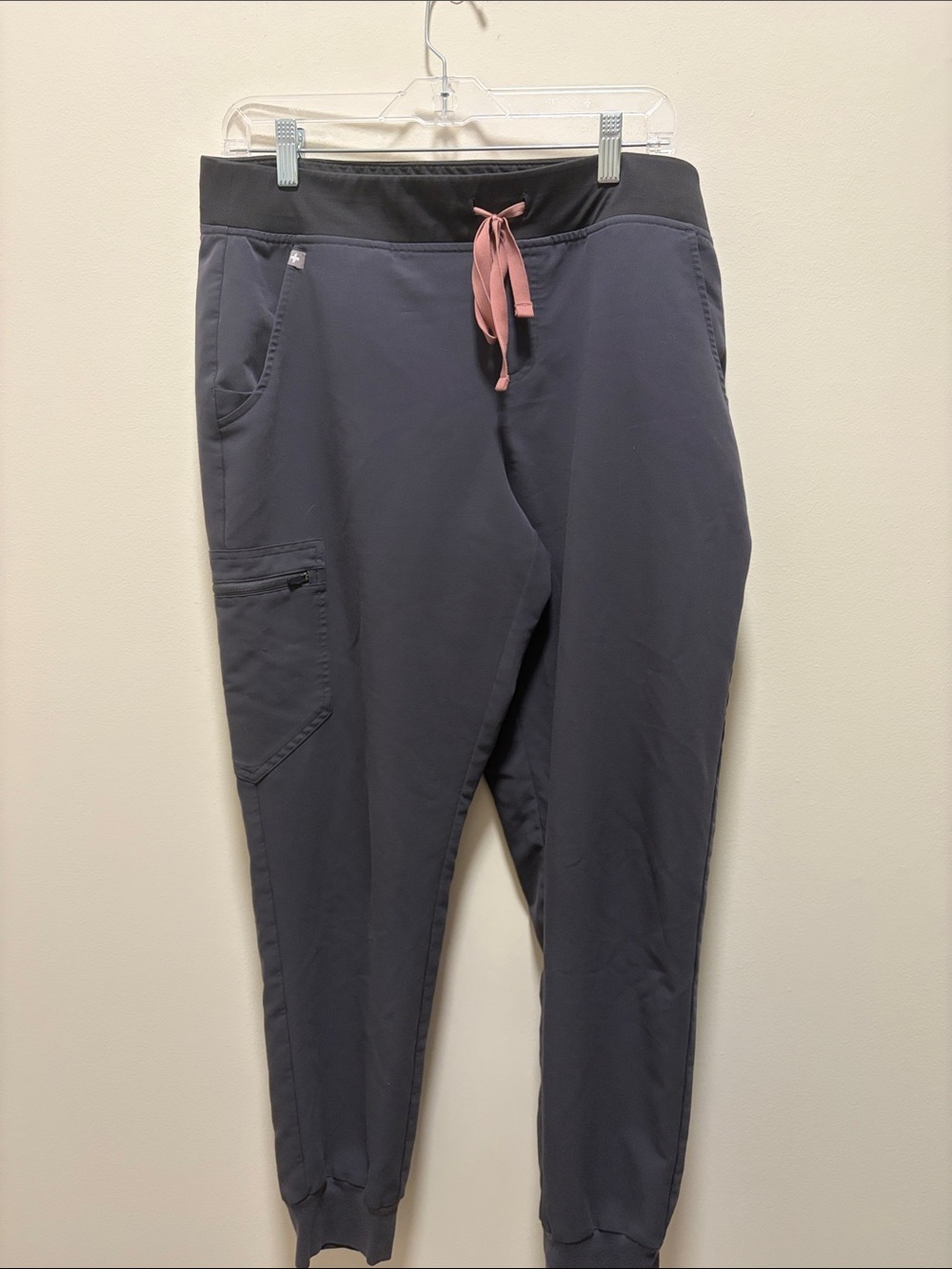 Figs Zamora Jogger Charcoal and black Size Large